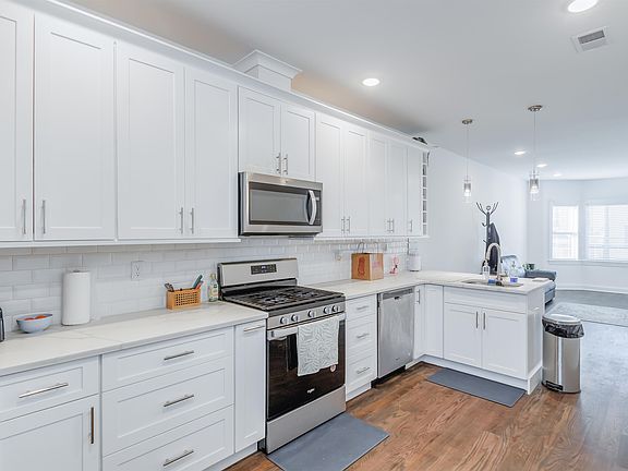 5th image of 14 Stevens Ave #1