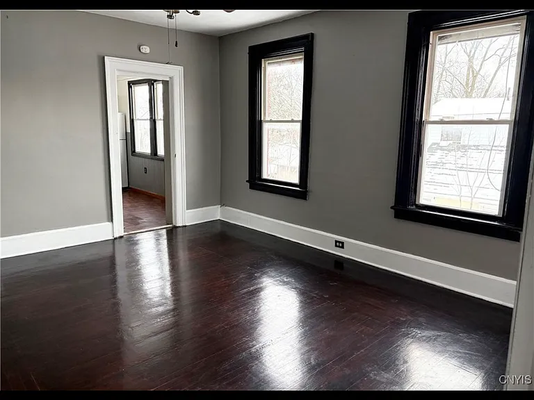 114 Josephine St — Photo 5