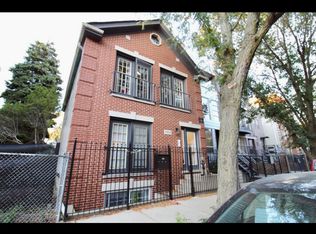 1454 W Walton St APT 1, Chicago, IL 60642