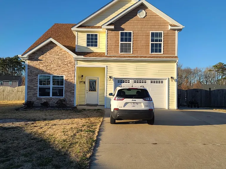 125 Bay Leaf Dr — Photo 1