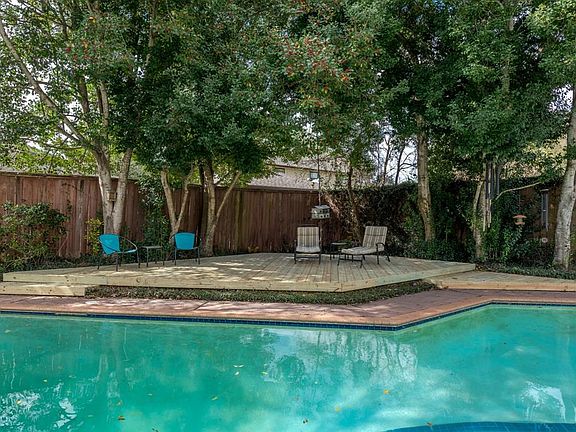 3rd image of 5011 Foxdale Dr