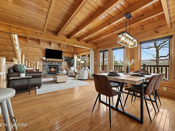 5th image of 1723 Summit View Way