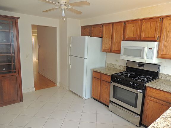 5th image of 8432 W Catalpa Ave Unit 502