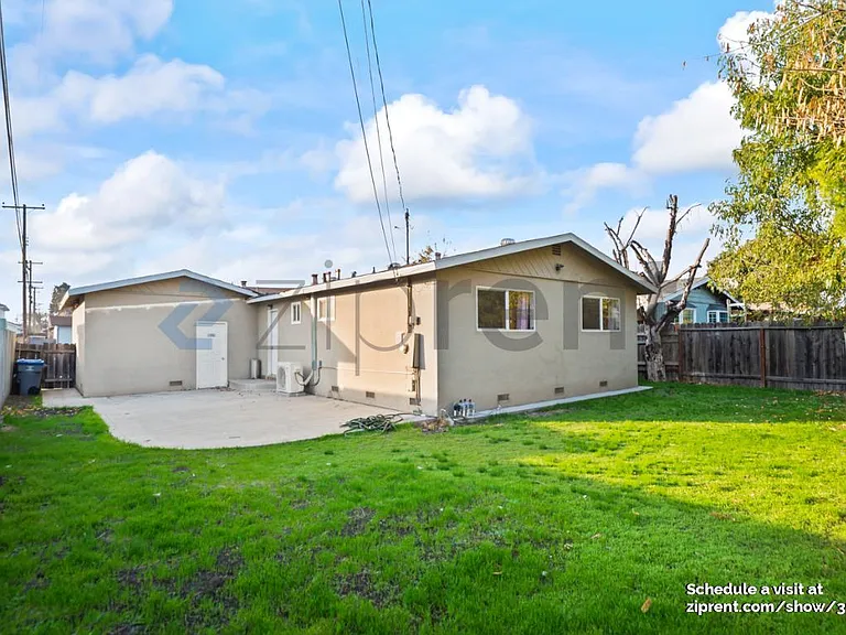 706 Santa Rosa St — Photo 13