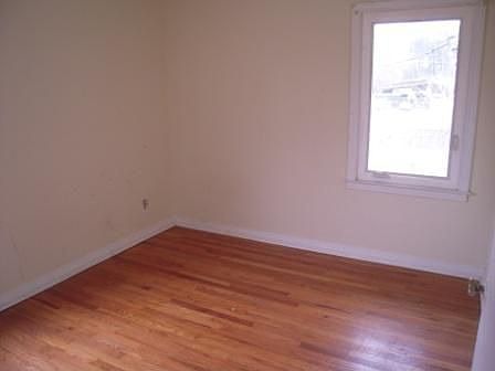 4th image of 1765 Hazelwood Dr SE