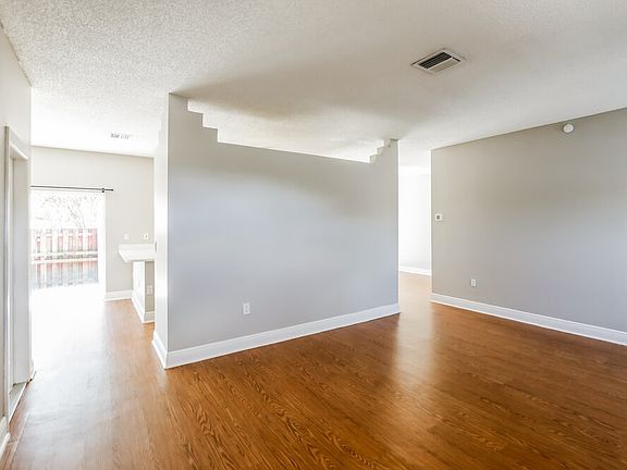 3rd image of 9216 SW 213th Ln
