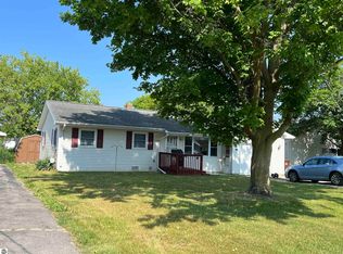 411 N 3rd St, Shepherd, MI 48883