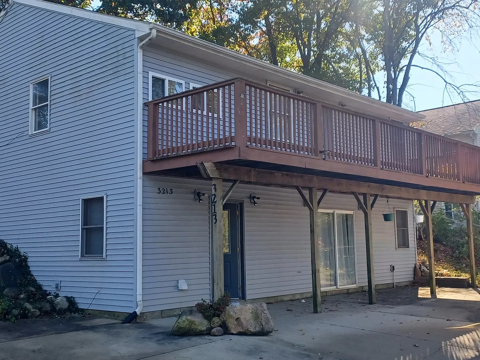 3 bed, 2000 sqft, $1,700 — Photo 1