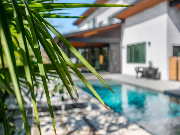 112 Lindsay St, Carrboro, NC 27510