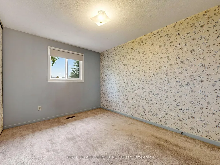 94 Howlett Ave — Photo 38