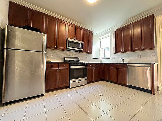 1st image of 392 15th St APT 2L
