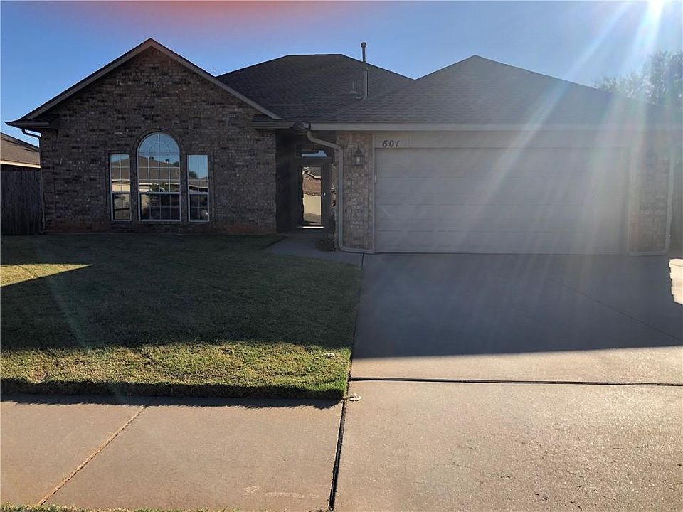 2nd image of 601 Morningside Dr