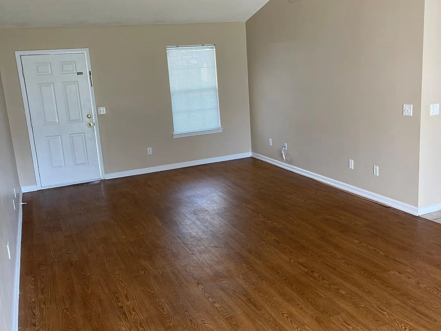 2 bed, 825 sqft, $1,050 — Photo 4