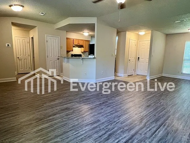 105 Barrow Ct — Photo 4