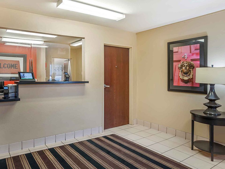Lobby and Guest Check-in