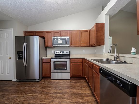 5th image of 3230 Chantilly Ct