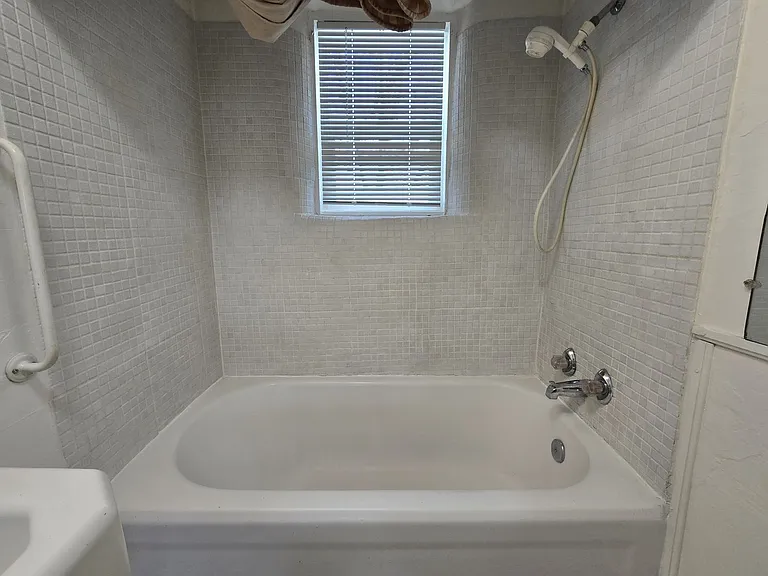508 Franklin Ave — Photo 11