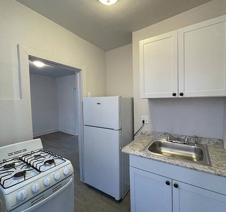 1st image of 2526 Bellevue Ave APT D