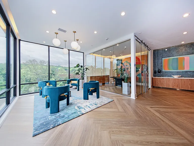 4th Floor Business Lounge and Conference Room
