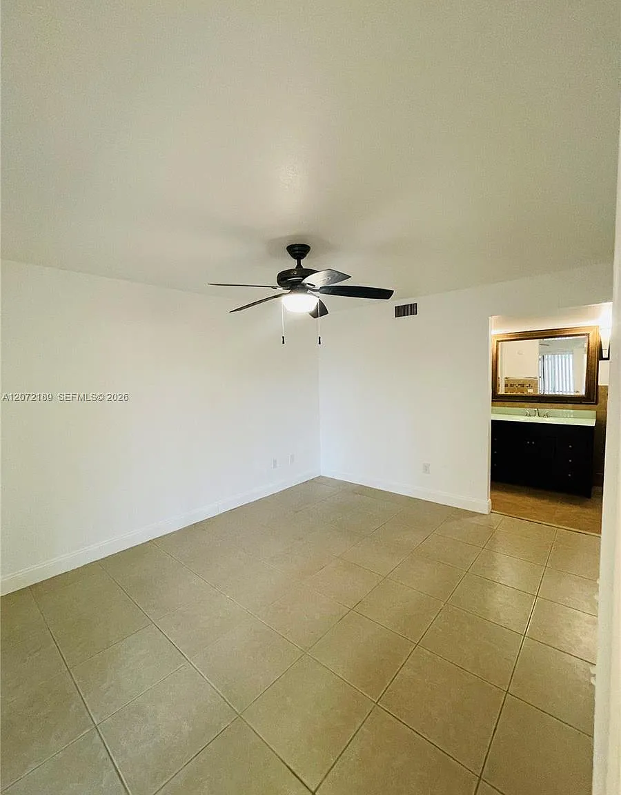 3 bed, 1185 sqft, $2,600 — Photo 1