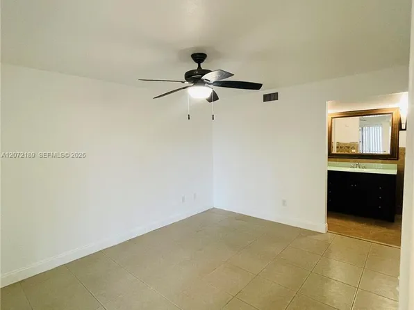 20005 NE 3rd Ct, Miami, FL