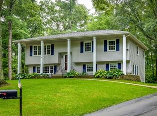 27 Gail Dr, Bellingham, MA 02019