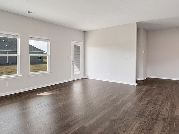 4th image of 35 Braeburn Ct