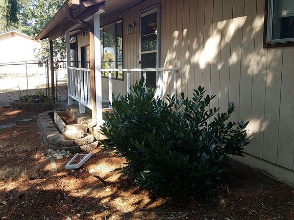 2nd image of 201 E Evergreen Dr