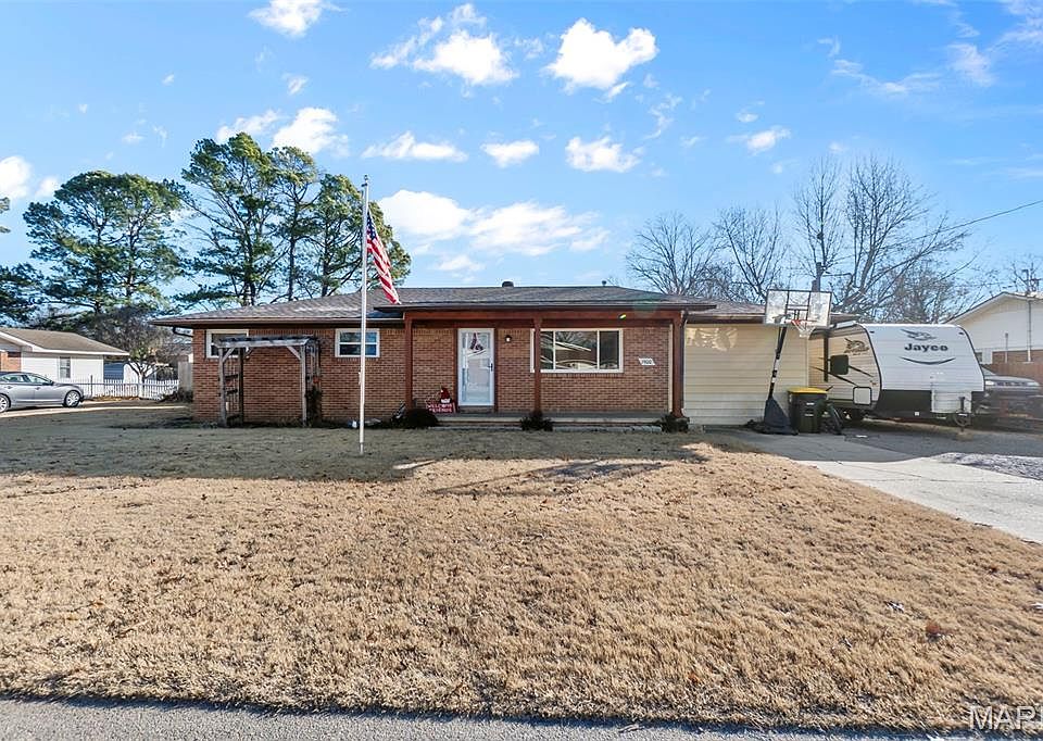 1st image of 1900 Treasure St