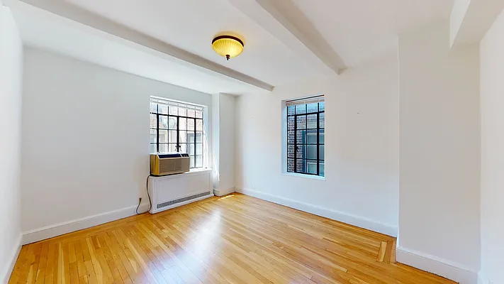 Rented by Bond New York | media 25