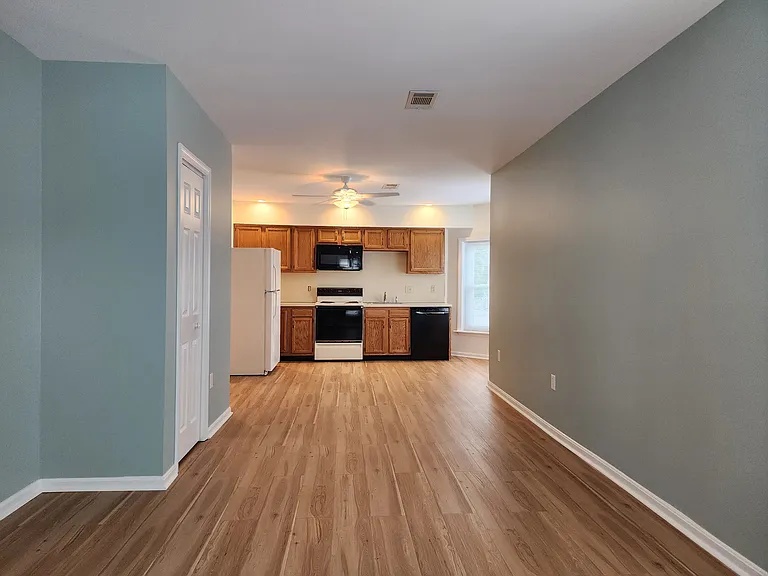 2 E Main St #2 — Photo 4