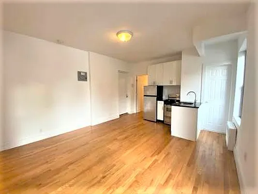 Rented by Bond New York | media 10