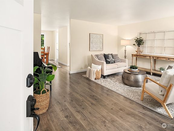 4th image of 31835 NE 171st Street