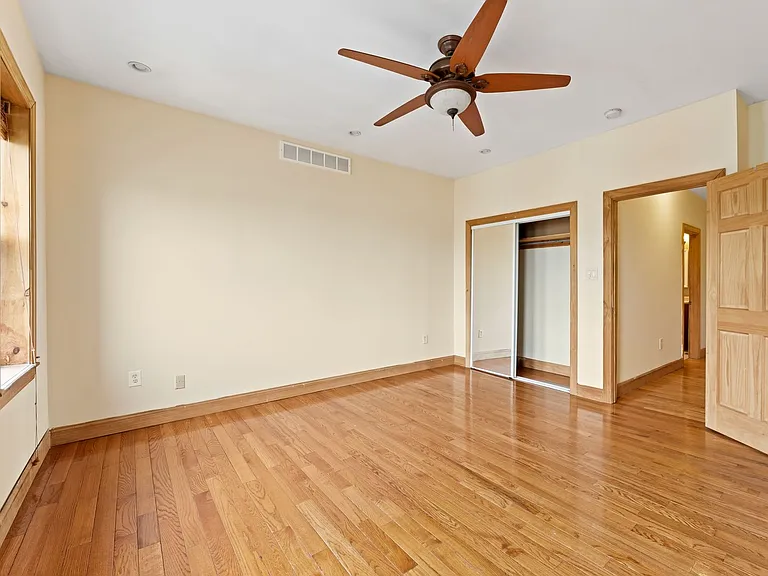 6231 W Jefferson St — Photo 9