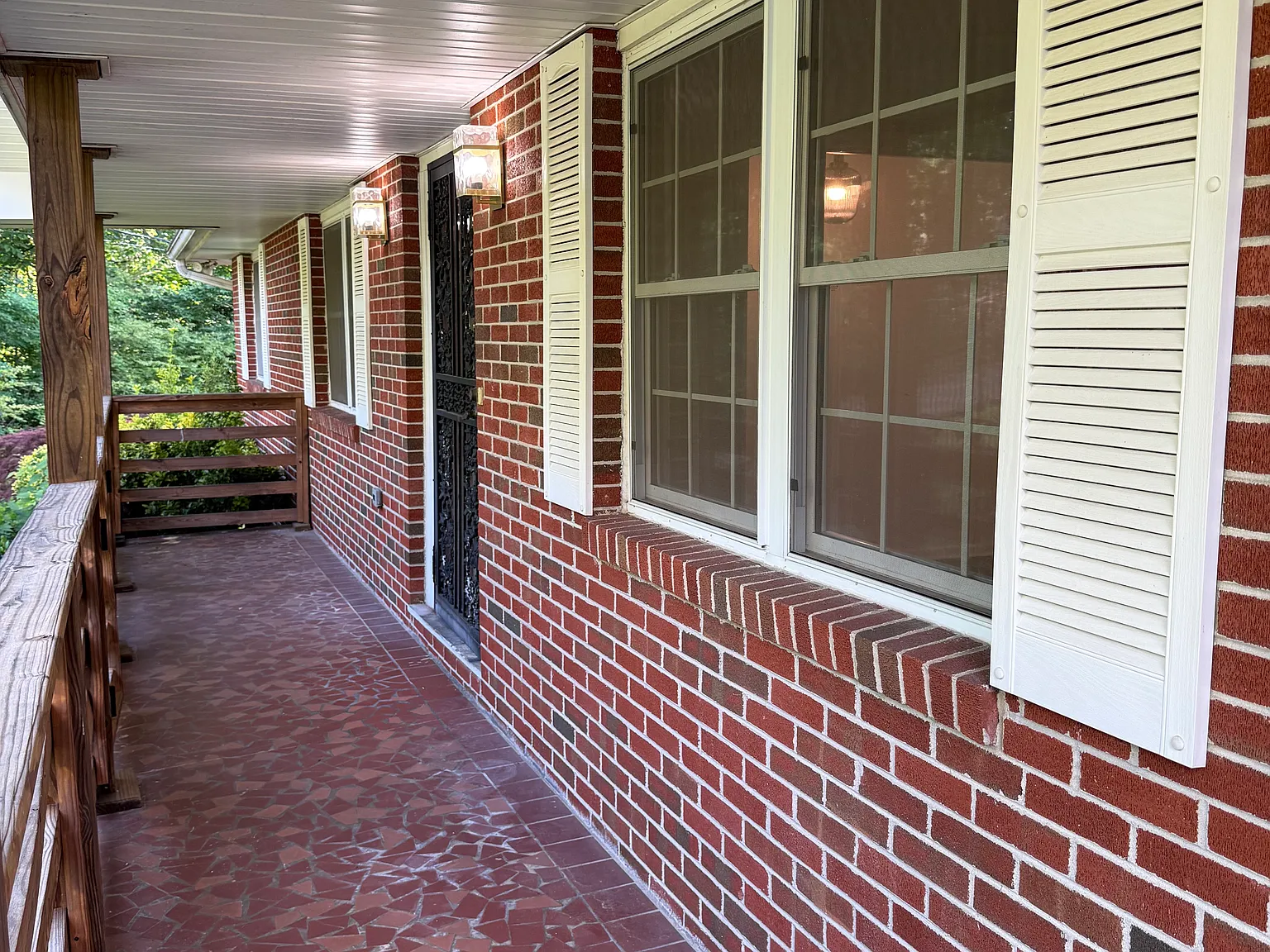 3 bed, 1800 sqft, $2,000 — Photo 2