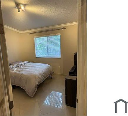 5th image of 1250 SE 29th St Unit 204