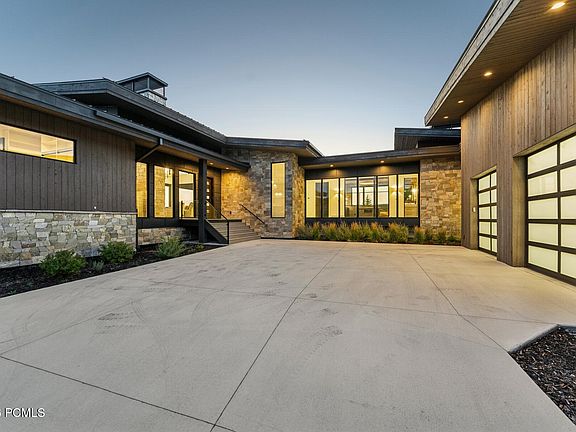3rd image of 2603 Canyon Gate Rd