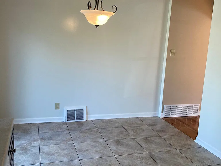 1605 Richmond Rd — Photo 17