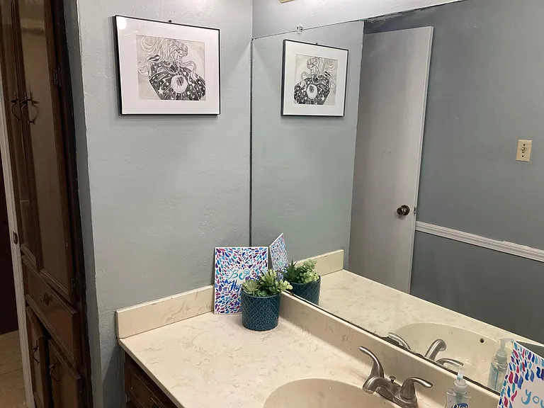 2nd bathroom