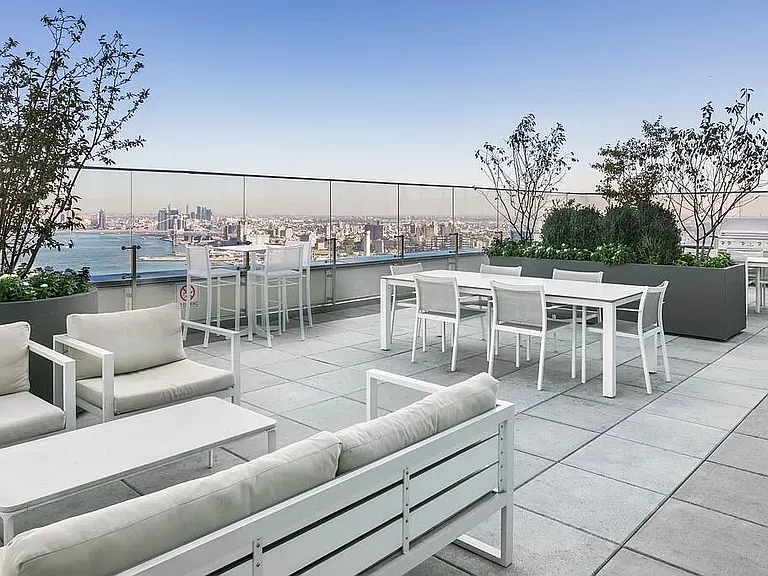 309 Gold St #8EAIR — Photo 7