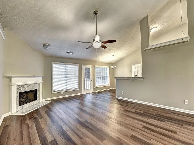 2010 Laurel Pointe Ln — Photo 4