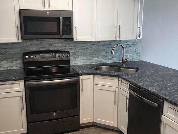 3rd image of 3930 S Roosevelt Blvd #N411