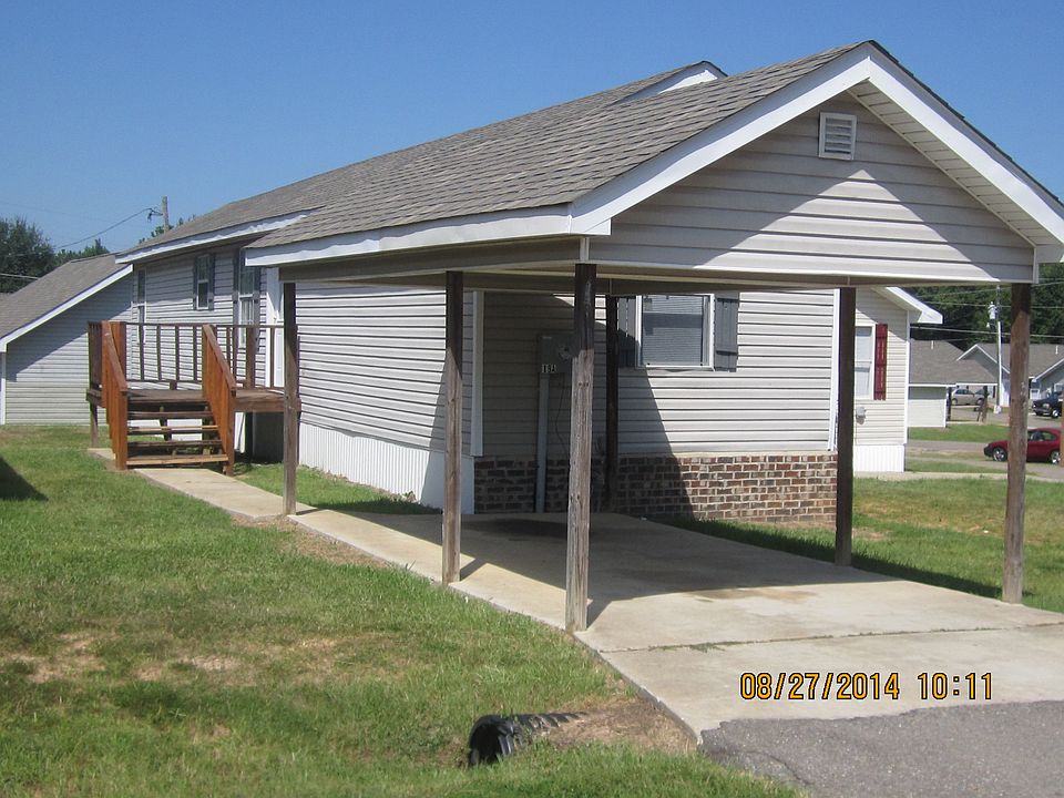 19A BB Outside Front, Driveway and Carport 20140827_08272014