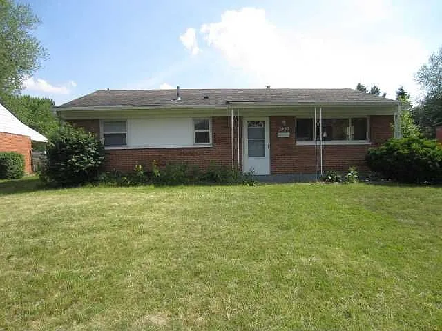 3939 E Fulton St photo 1