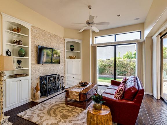 Family Rm Adjacent Kitchen