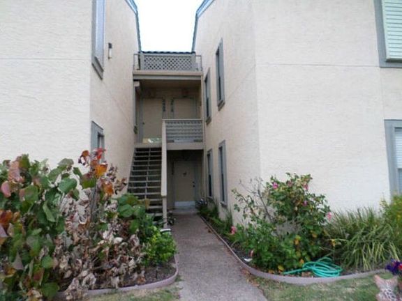 2nd image of 2404 Bayhouse Dr