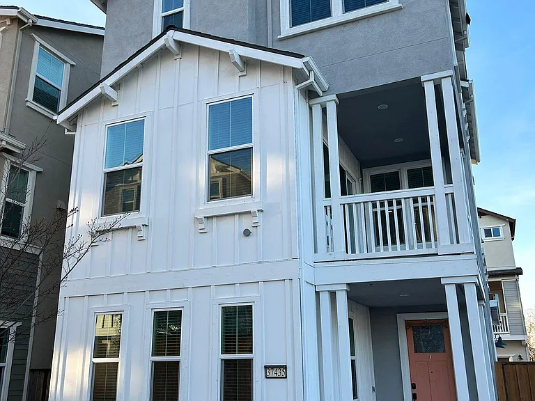 37435 Bay Crest Rd — Photo 2