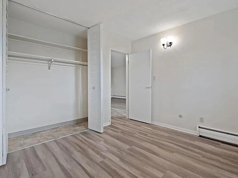 515 Riverview Dr #204 — Photo 16