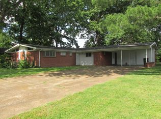 201 Maxwell Dr, Clarksville, TN 37043
