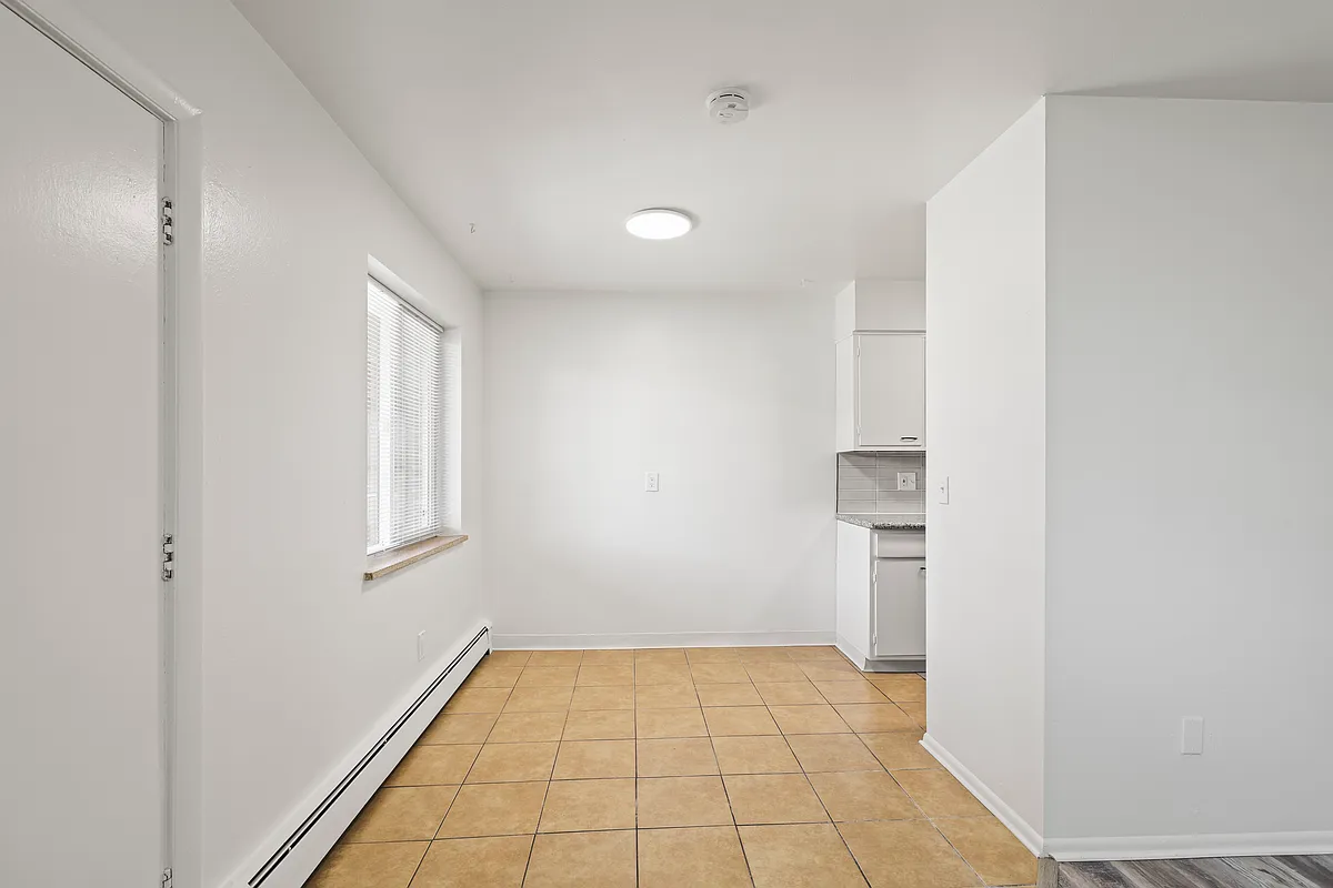 Building Photo - 7120 Hooker St #105
